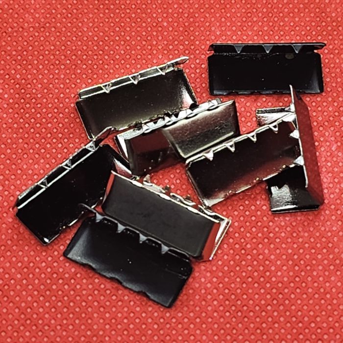 Зажим для ленты 20 мм черный концевик